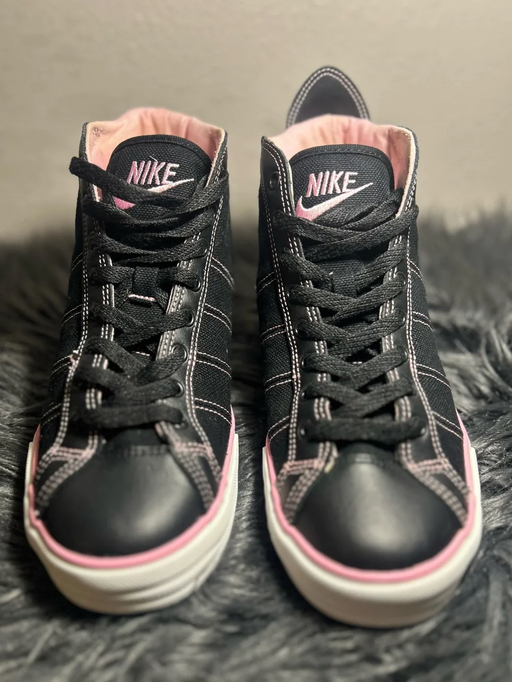 Nike Sweet Lew Canvas Mid High-Top Black with Pink Trim Sneakers Size 9